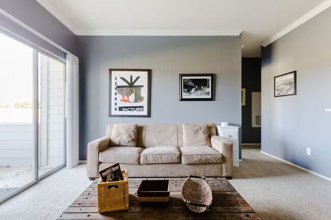 Primary Photo - 12166 Metric Blvd