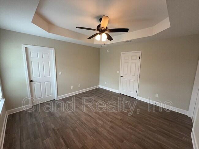 Building Photo - 7230 Par Ln