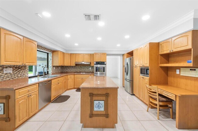 Building Photo - 9255 SW 108th St