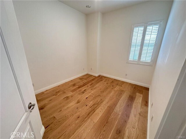 Building Photo - 441 N Los Robles Ave