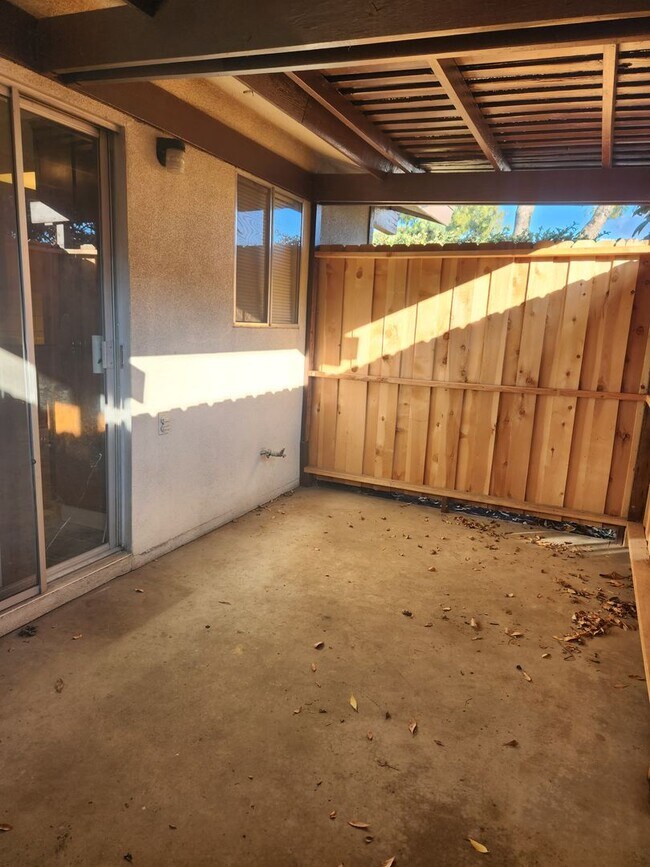 Building Photo - Two Bedroom Apartment Coming Soon! This Wi...