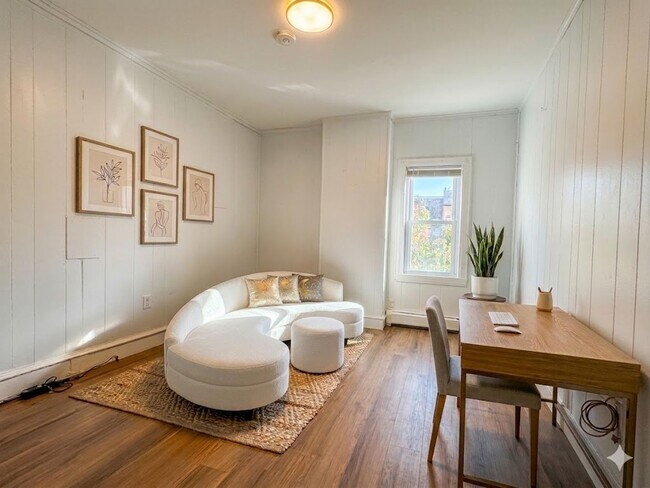 Building Photo - 58-60 Temple Street