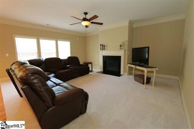 Building Photo - 204 Wild Meadow Dr