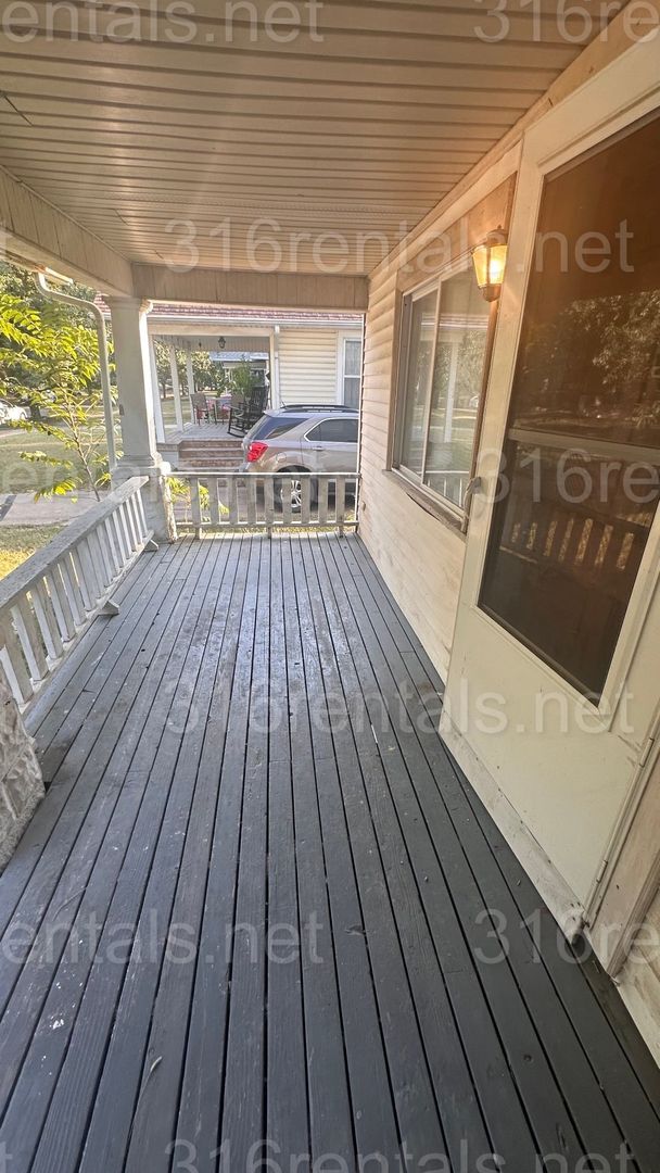 Building Photo - $695- 2 bed 1 bath - Newly Remodeled Duplex