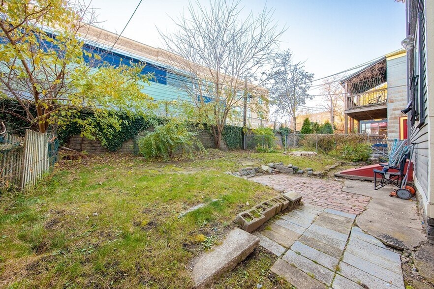 Building Photo - 34 Delle Ave