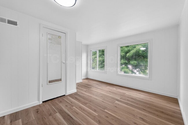 Building Photo - 192 Fairmor Dr