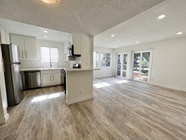 Interior Photo - can372