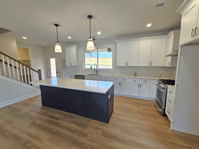 Building Photo - 3400 Pennington Rd