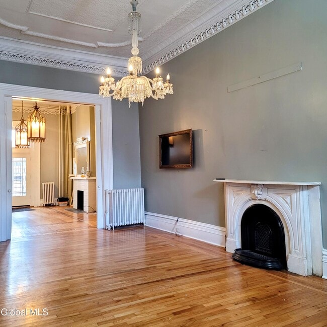 Building Photo - 199 2nd St