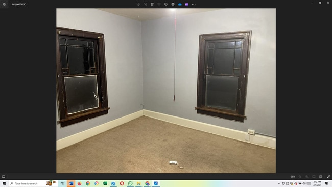 Building Photo - 425 W 4th St