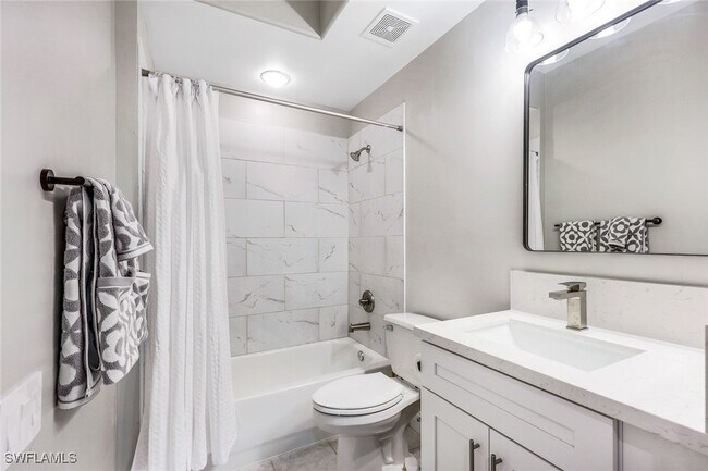 Building Photo - 9150 Southmont Cove