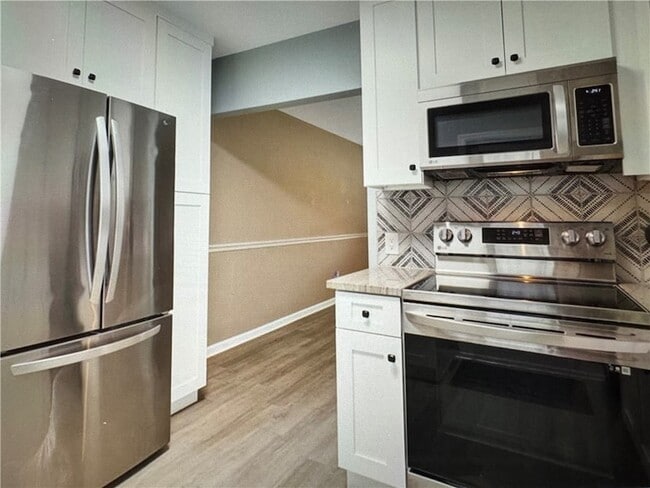 Building Photo - 2157 10th Ave