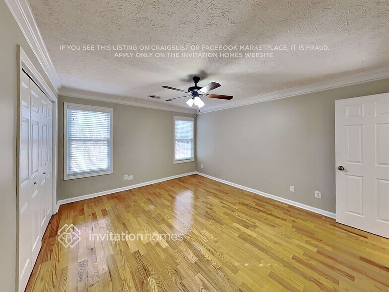 Building Photo - 207 Weatherstone Crossing