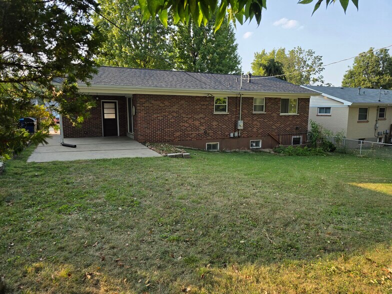 Building Photo - 3500 Glen Arbor Dr