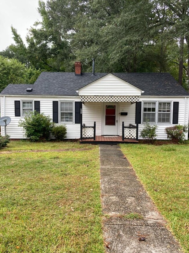 Primary Photo - 906 Gold St N