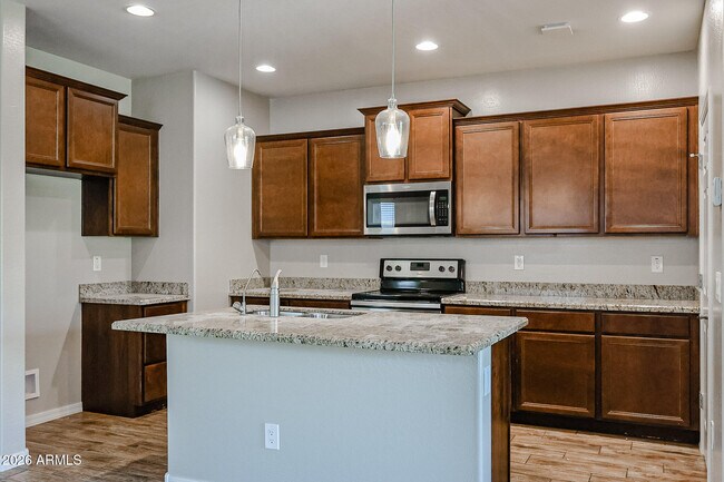 Building Photo - 20492 W Alsap Rd