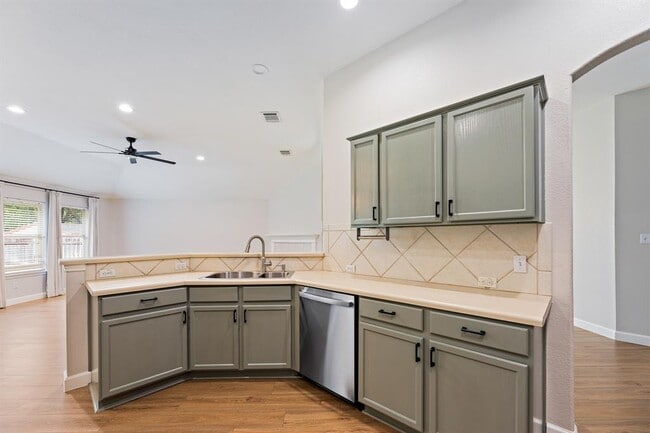 Building Photo - 1816 White Indigo Trail