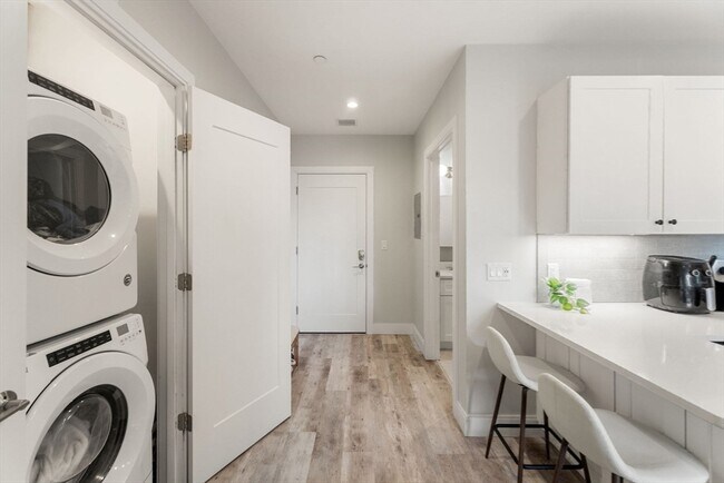 Building Photo - 1457 Tremont St