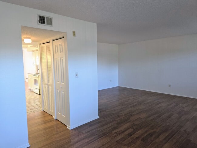 Building Photo - 5080 Locust St NE