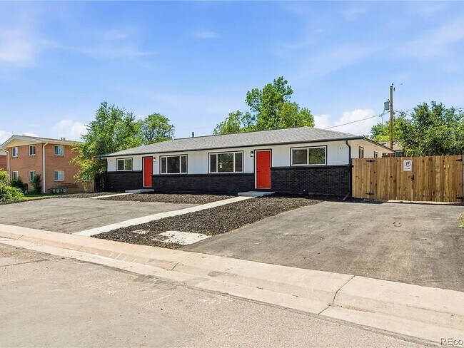 Building Photo - 715 Miller Ct