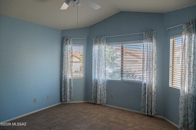 Building Photo - 11146 N Desert Flower Dr