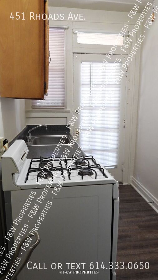 Building Photo - 451 Rhoads Ave