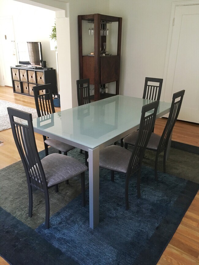 Building Photo - 464 N Orange Grove Ave