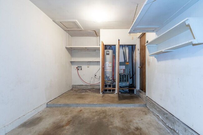 Building Photo - 6125 S Troost Ave