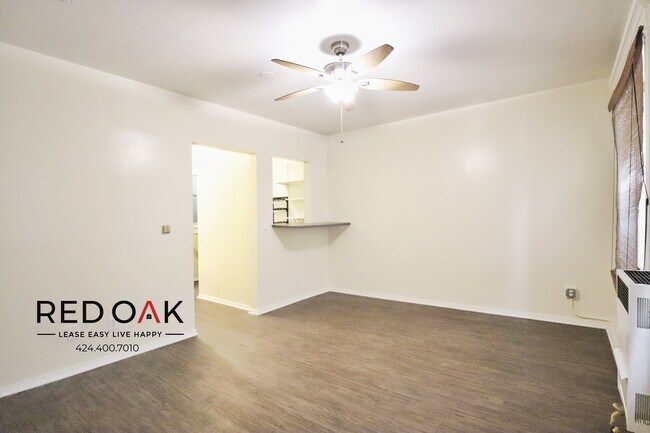 Building Photo - Completely Remodeled Top Floor Studio With...