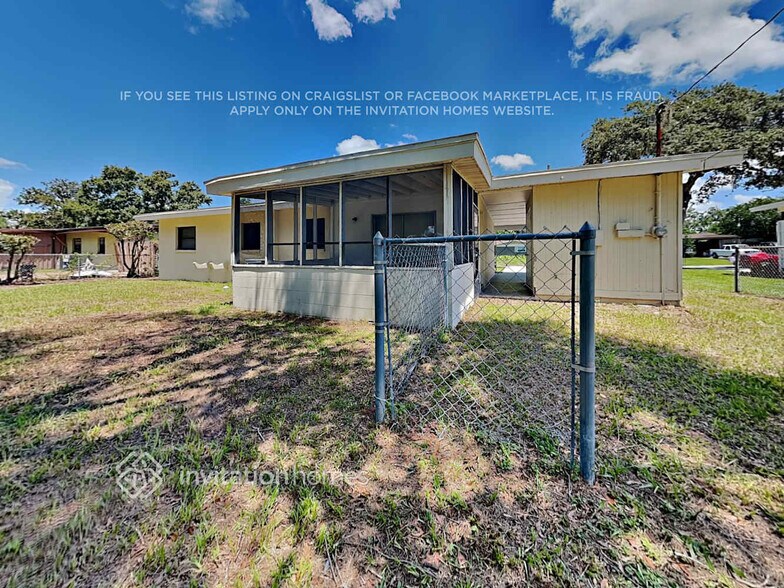 Building Photo - 507 Greenbay Ave