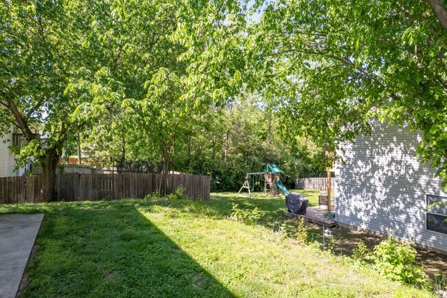 Building Photo - 5005-5007 Carrie Ridge Dr.