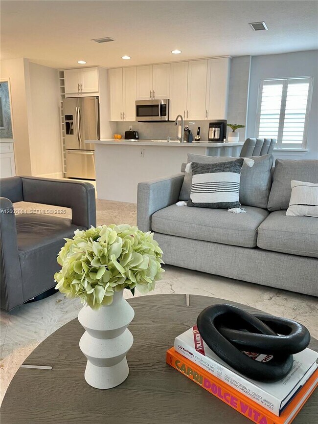 Building Photo - 3081 Matilda St