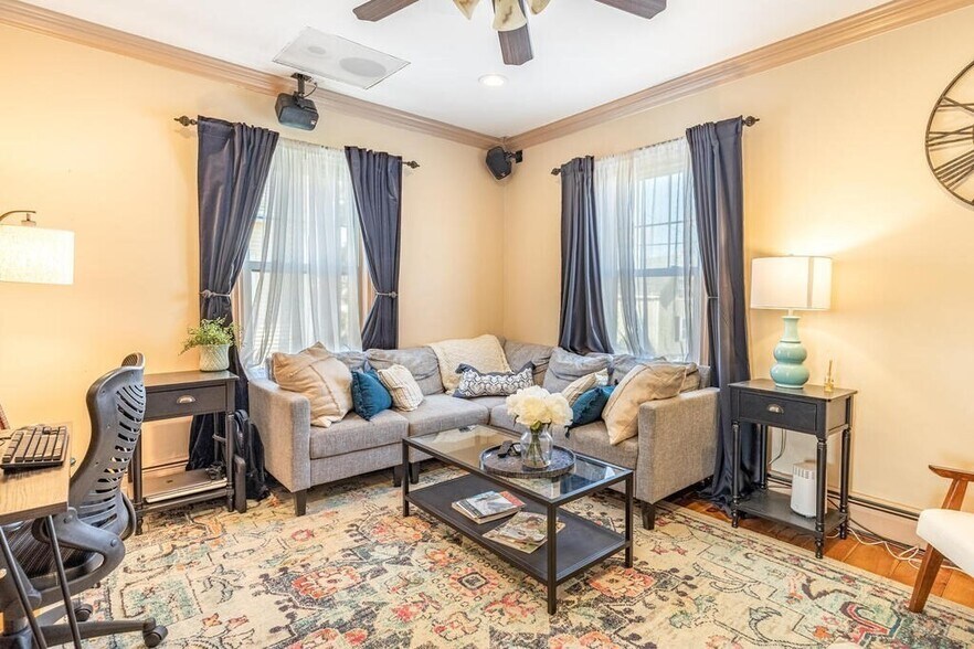 Building Photo - 39 Melvin St