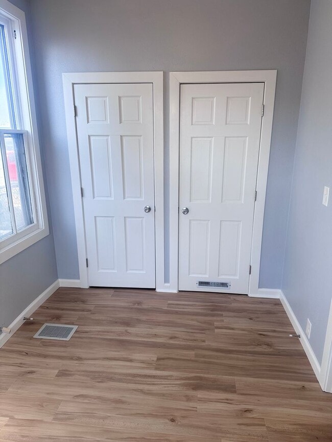 Building Photo - Remodeled 4 Bedroom 1 Bathroom Home