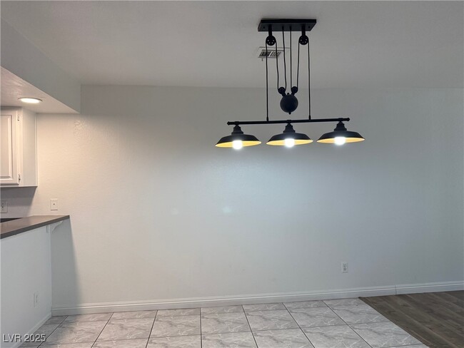 Building Photo - 6250 W Flamingo Rd