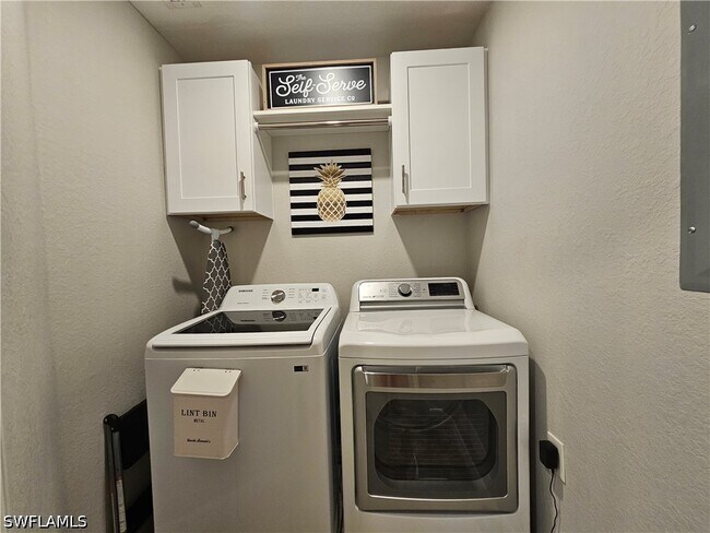 Building Photo - 9596 Trevi Ct