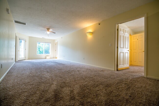 Building Photo - 4 bedroom, 4 bath unit overlooking the Mon River - Available 08/05/2026