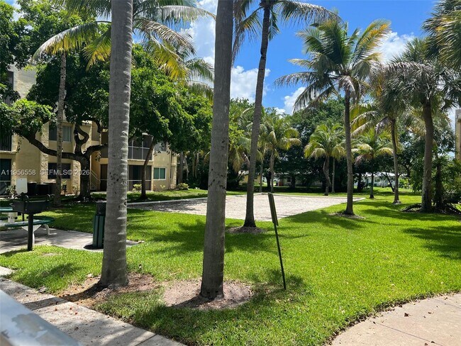 Building Photo - 8060 Fairview Dr