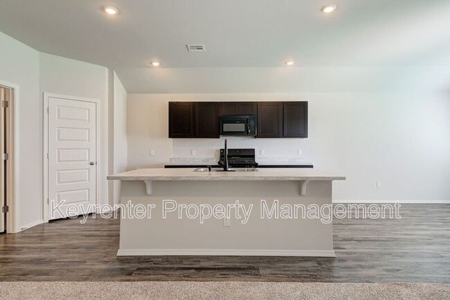 Building Photo - 504 Old Hickory Ln