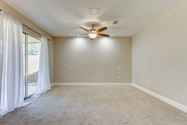 Building Photo - 5423 Fawn Trail Ln