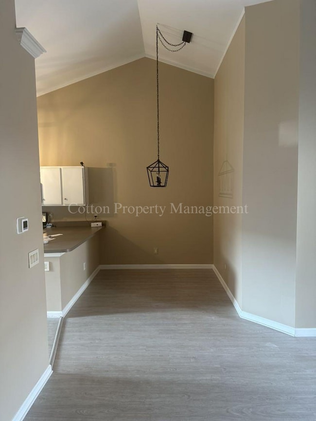 Building Photo - 207 Hibiscus Way