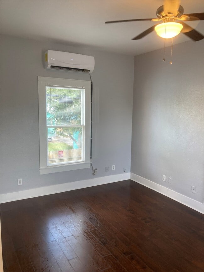 Building Photo - 4908 Ave Q 1/2