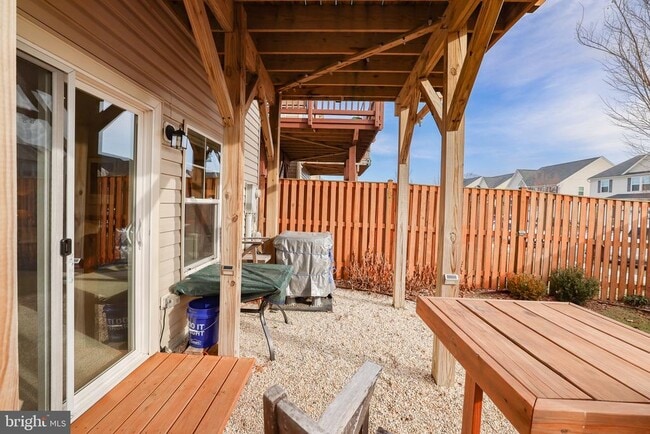 Building Photo - 111 Notions Ct