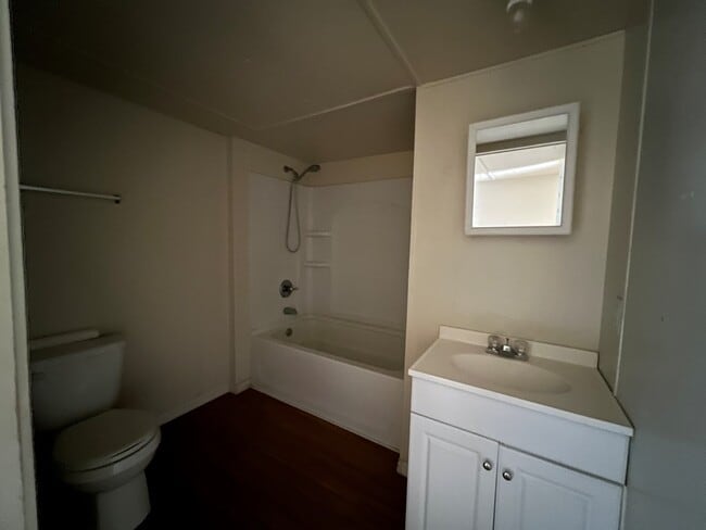 Building Photo - 1407 N 10th St