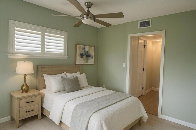 Building Photo - 451 Grove Isle Cir