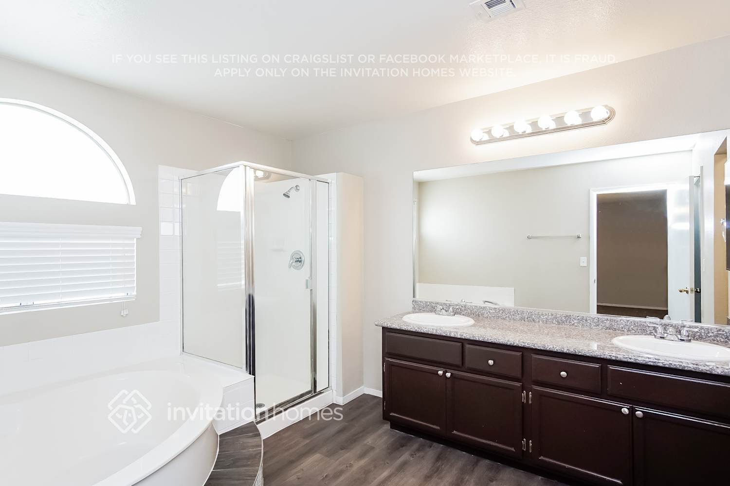 Building Photo - 259 Finestra Dr