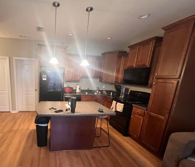 Building Photo - 1934 Ann Arbor Ave