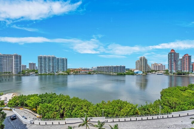 Building Photo - 5000 Island Estates Dr