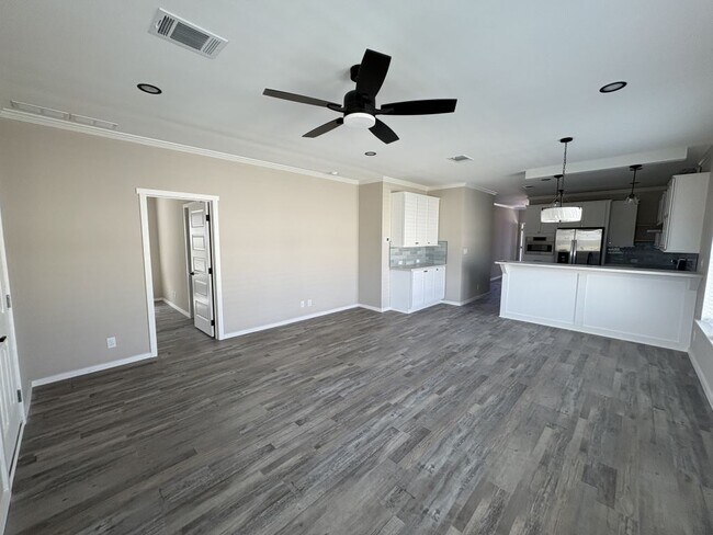 Building Photo - 1642 Voyager Dr