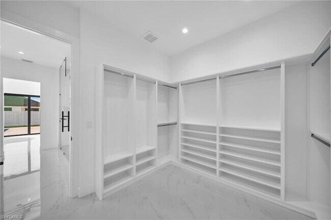Building Photo - 4016 Chiquita Blvd S